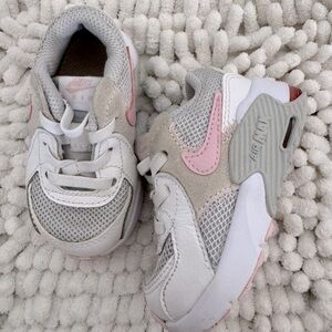Nike pink and white Nike Air Max